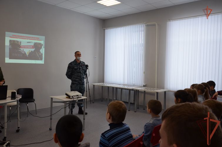 В регионах Центрального федерального округа росгвардейцы провели ряд мероприятий, посвященных годовщине прорыва блокады Ленинграда