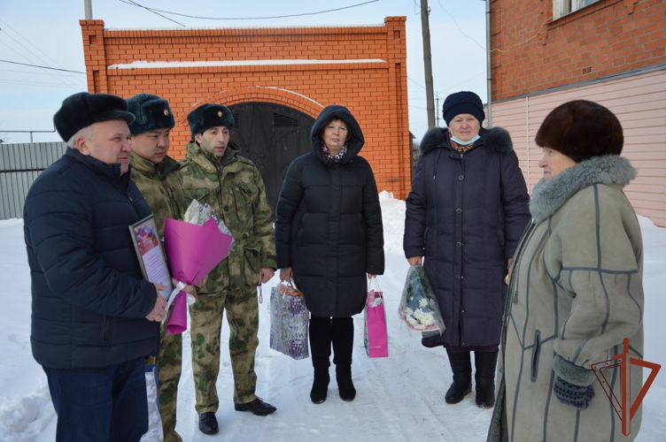Росгвардия на Урале провела памятные мероприятия, посвященные 78-ой годовщине полного освобождения Ленинграда от фашисткой блокады