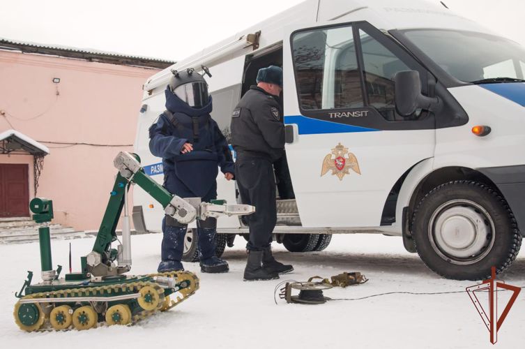 В Уральском округе Росгвардии состоялись мероприятия, приуроченные к 75-летию инженерной службы ведомства