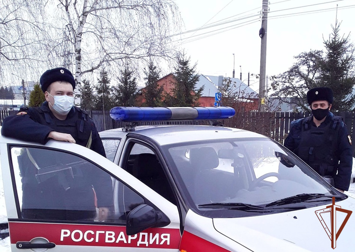 Подозреваемого в угоне машины задержали росгвардейцы в Волгоградской области