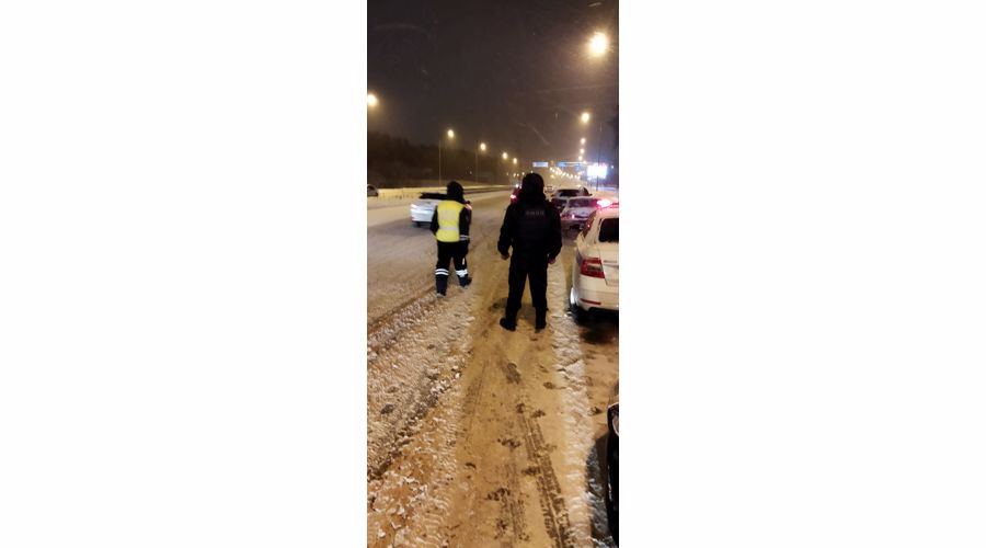 Совместные профилактические мероприятия провели в Екатеринбурге ГИБДД и ОМОН Росгвардии