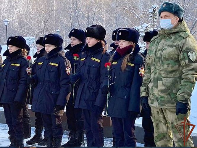 В Сибири росгвардейцы почтили память защитников Ленинграда