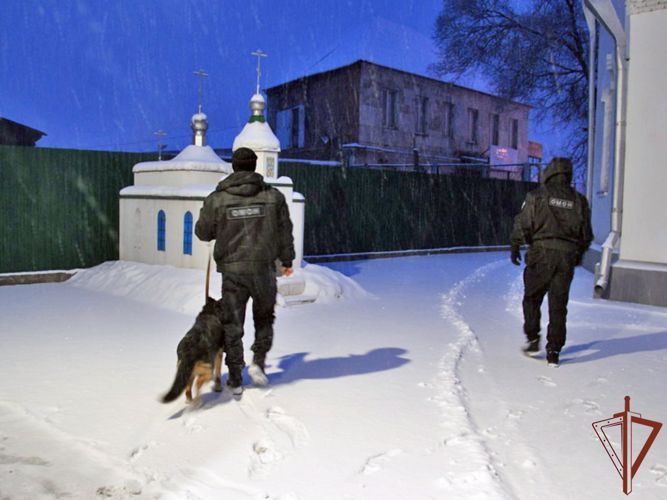 Росгвардия обеспечила безопасность жителей Сибири в крещенскую ночь 