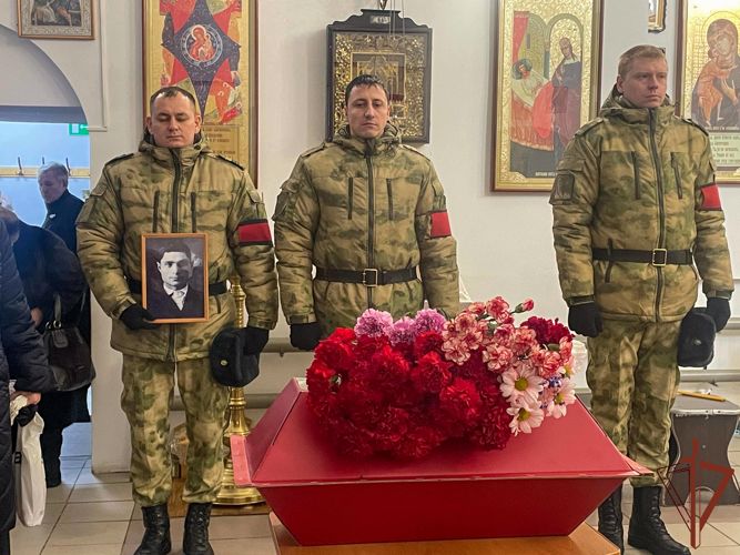 Военнослужащие трехгорновского полка Росгвардии приняли участие в захоронении останков бойца Красной Армии (видео)