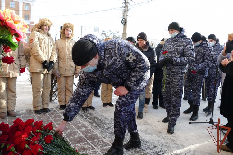 В Сибири росгвардейцы почтили память защитников Ленинграда