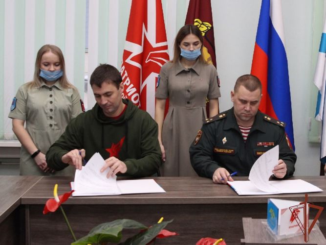 Отряд «Ратник» Росгвардии подписал соглашение с центром патриотического воспитания молодёжи Архангельской области