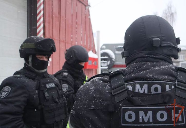 Сотрудники ОМОН Росгвардии обеспечили проведение межведомственного профилактического мероприятия в Санкт-Петербурге