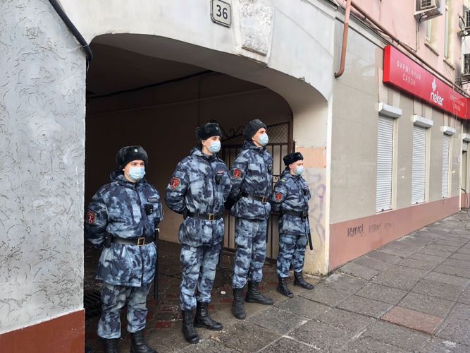 Росгвардия обеспечивает охрану жилого дома в Ялте после крупного пожара