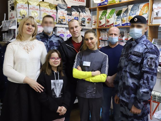 Росгвардейцы выполнили новогоднее желание воспитанницы центра помощи детям в Югре (видео)