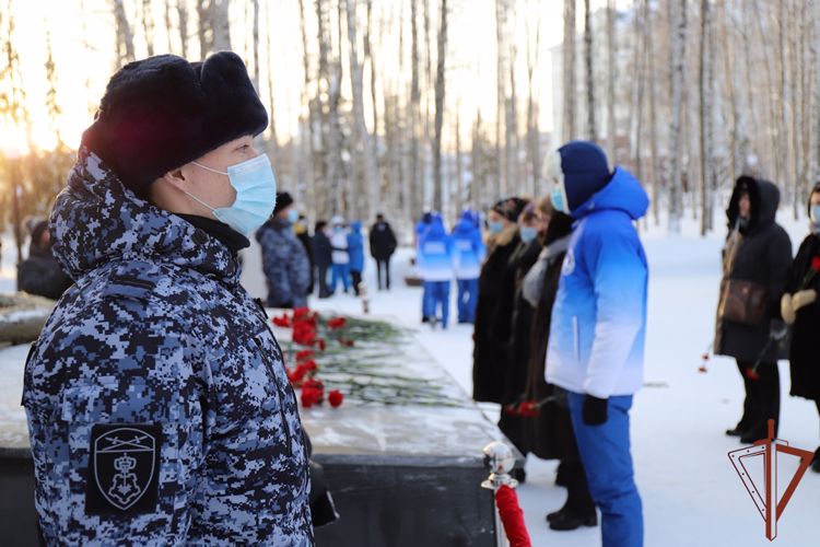 Росгвардия на Урале провела памятные мероприятия, посвященные 78-ой годовщине полного освобождения Ленинграда от фашисткой блокады