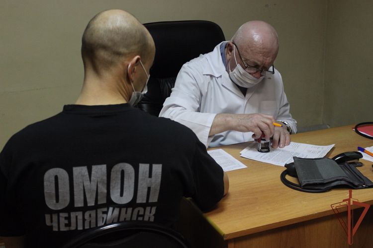 Бойцы спецподразделений Росгвардии приняли участие в донорской акции в Челябинске