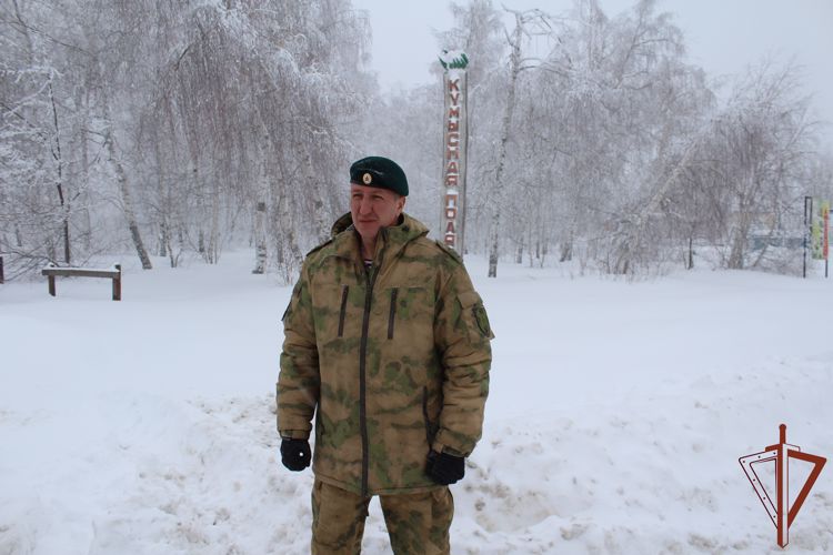 Жительница Саратова поблагодарила росгвардейца за оказание первой медицинской помощи