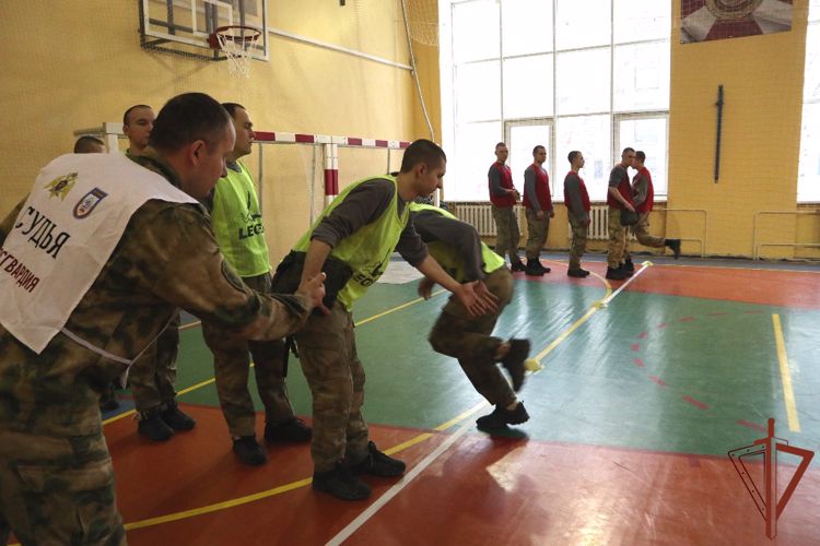 В управлении Уральского округа Росгвардии состоялся спортивный праздник