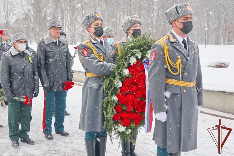 Командование Северо-Западного округа Росгвардии почтило память защитников и мирных жителей блокадного Ленинграда