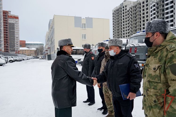Командующий Центральным округом Росгвардии проинспектировал подразделения ведомства в Воронежской области