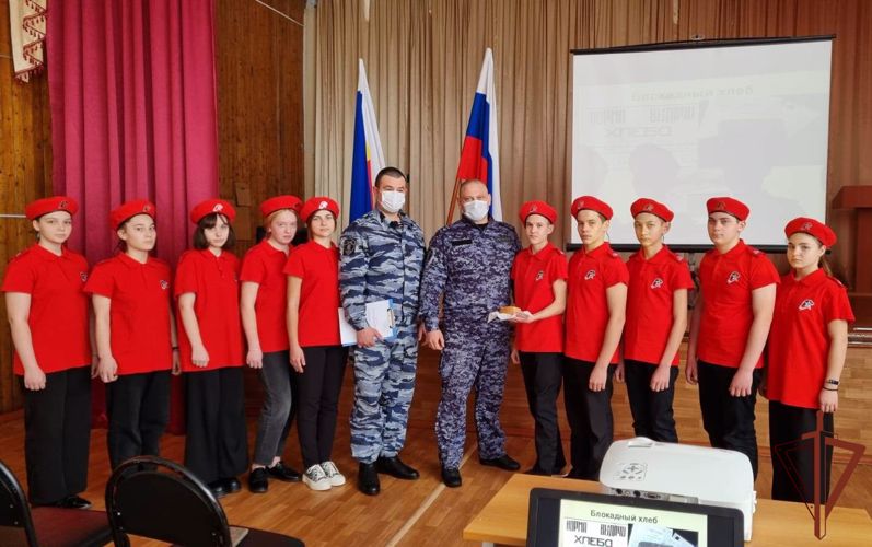 На юге России росгвардейцы отдали дань уважения подвигам защитников и жителей блокадного Ленинграда