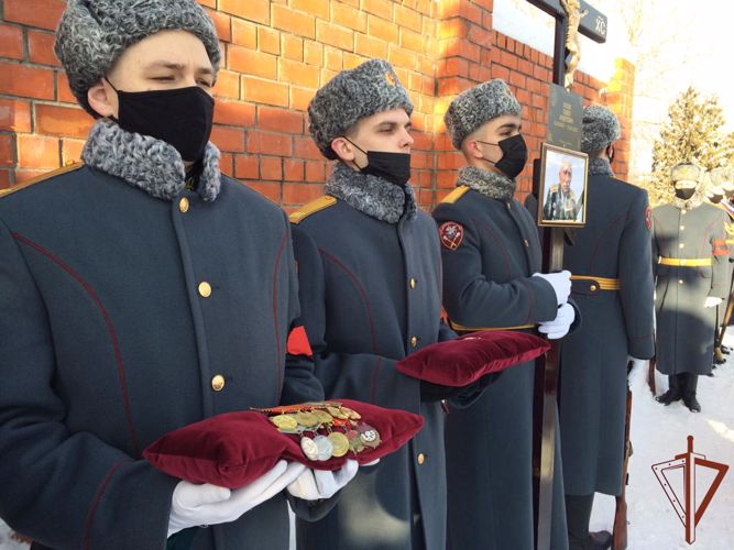 В Центральном округе Росгвардии простились с ветераном Великой Отечественной войны и войск правопорядка П.А. Лосиком