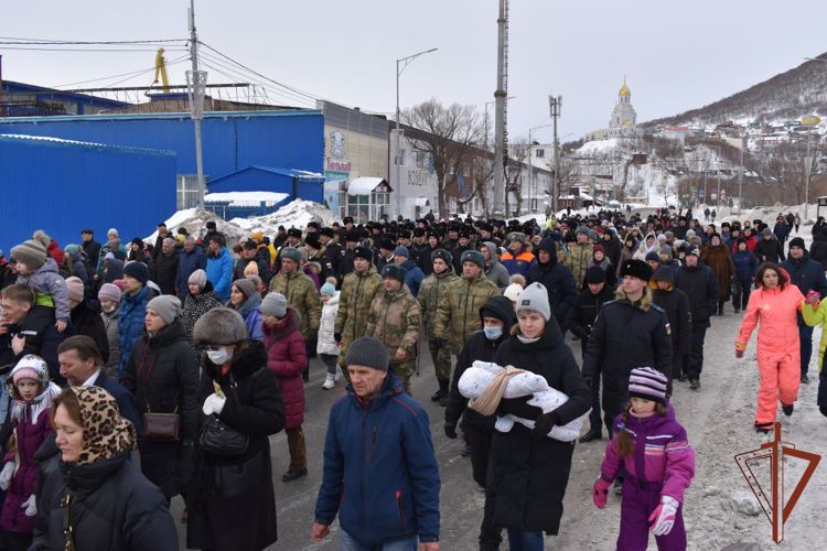 На Камчатке росгвардейцы обеспечили общественный порядок и приняли участие в Рождественском Крестном ходе