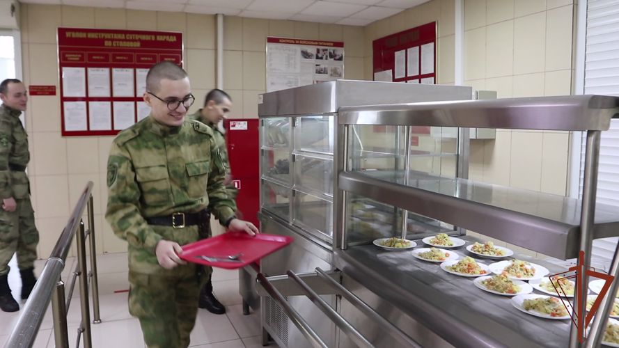В Уральском округе Росгвардии к новогодним праздникам  разработали специальное меню (фото, видео)