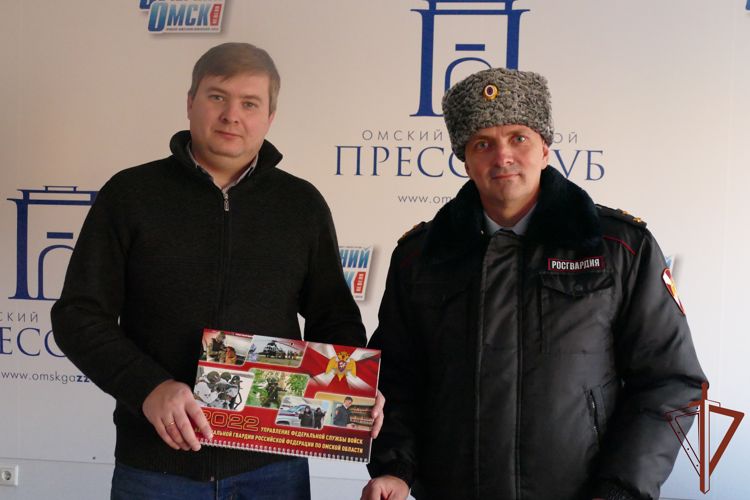 В День российской печати представители Росгвардии поздравили журналистов Сибири 