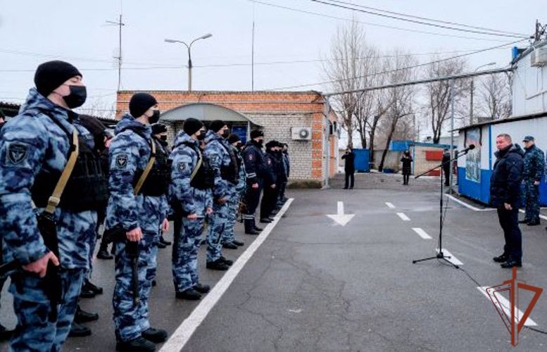 В Волгоградской области глава региона проинспектировал организацию службы сводного отряда правоохранителей