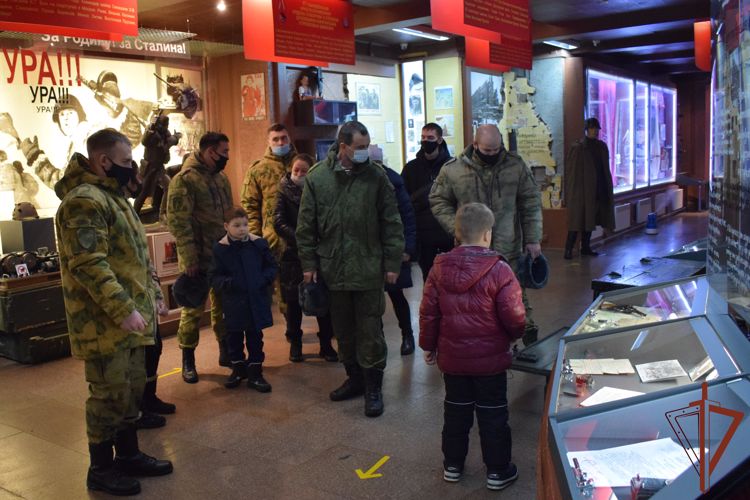 В Сибири росгвардейцы почтили память защитников Ленинграда