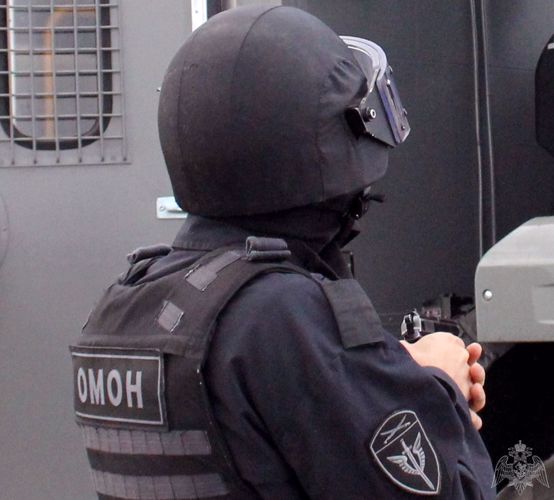 При участии новосибирского ОМОН Росгвардии задержан подозреваемый в совершении телефонных мошенничеств