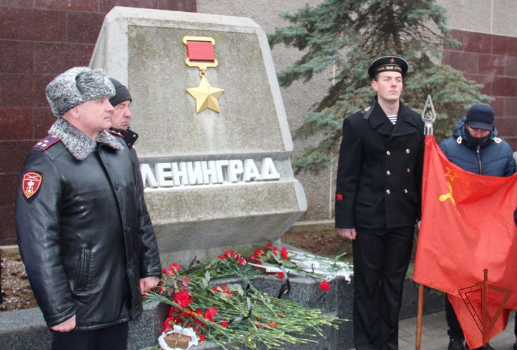 На юге России росгвардейцы отдали дань уважения подвигам защитников и жителей блокадного Ленинграда