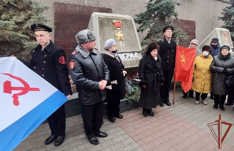 На юге России росгвардейцы отдали дань уважения подвигам защитников и жителей блокадного Ленинграда