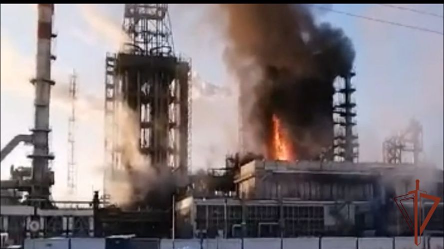 Росгвардейцы оказали содействие экстренным службам при ликвидации крупного пожара на нефтеперерабатывающем заводе в Тюмени