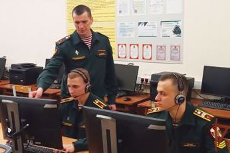 Курсанты Росгвардии приняли участие в форуме цифровой безопасности