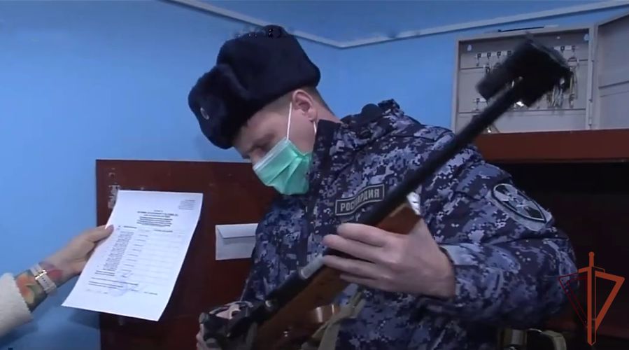 Уральские СМИ рассказывают о работе подразделений лицензионно-разрешительной работы Росгвардии (видео)
