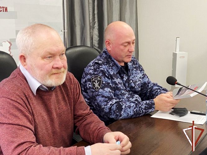 Росгвардейцы встретились с сибирским писателем Михаилом Щукиным