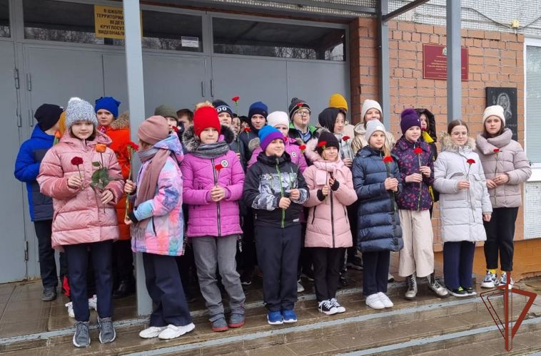 В Пскове росгвардейцы провели «Урок мужества»