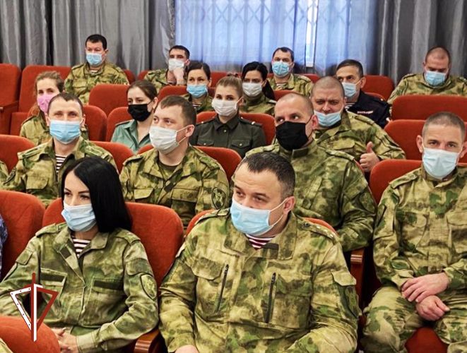 Росгвардейцы встретились с сибирским писателем Михаилом Щукиным