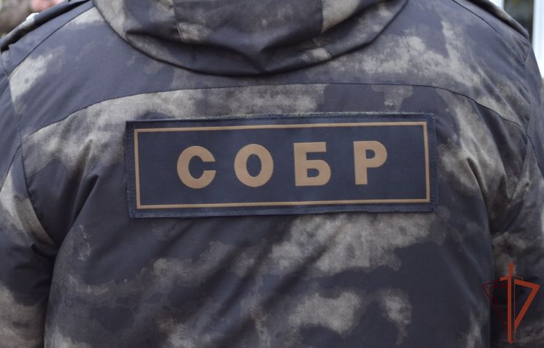 При содействии Росгвардии пресечена деятельность по распространению контрафактного алкоголя в Омске
