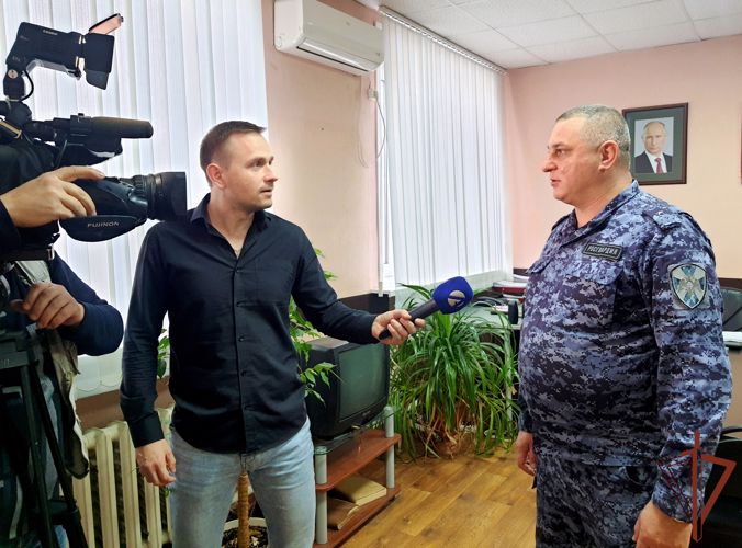  Телезрители Астрахани познакомились с деятельностью лицензионно-разрешительных подразделений Росгвардии
