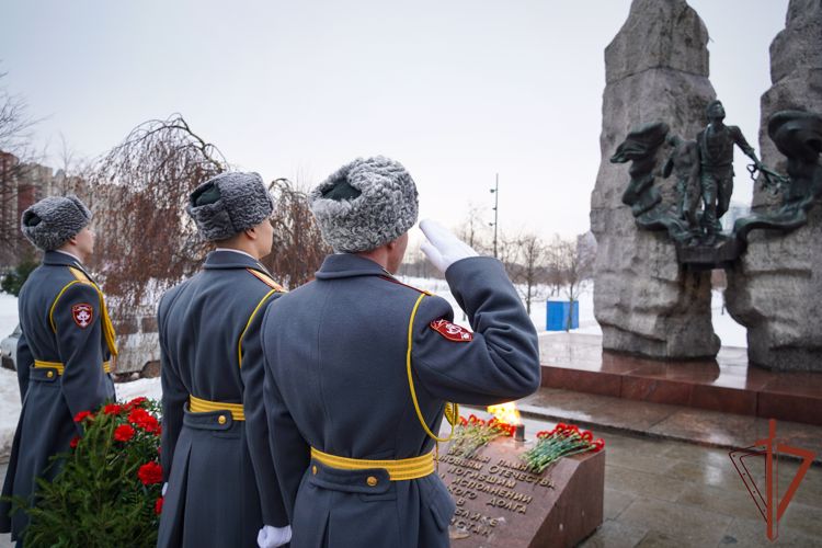 Росгвардейцы Северо-Западного округа почтили память погибших воинов-интернационалистов 