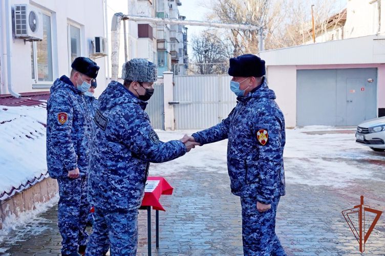 Автопарк Росгвардии пополнился новыми служебными машинами в Крыму