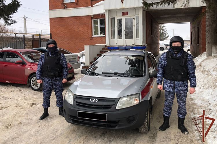 Ранее судимого подозреваемого в угрозе убийством задержали сотрудники Росгвардии в Татарстане 