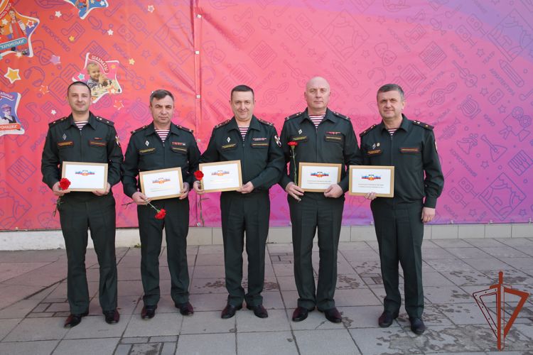 Военнослужащие Северо-Кавказского округа Росгвардии удостоены благодарственных писем главы Пятигорска