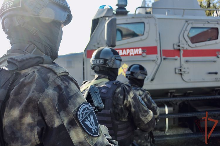 При содействии калининградского СОБР Росгвардии задержаны подозреваемые в вымогательстве 