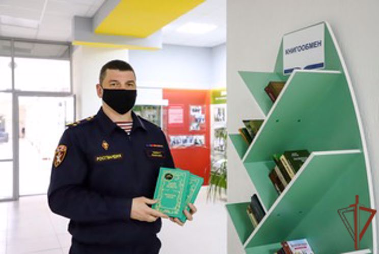 Росгвардия поддержала акцию «Дарите книги с любовью – 2022»
