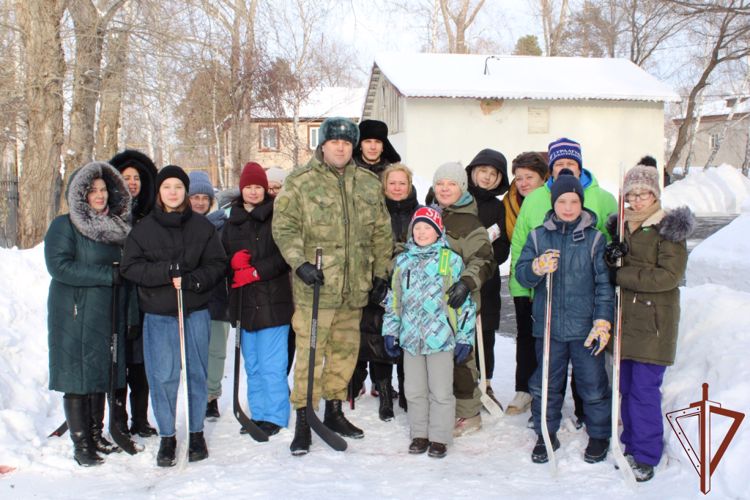 Росгвардия провела «Зарницу» для воспитанников детского социального центра на Урале