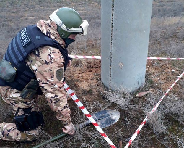 Боеприпас времен Великой Отечественной войны обезвредили росгвардейцы в Калмыкии 
