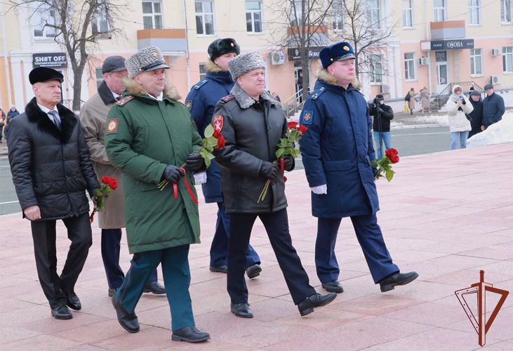 В Приволжье росгвардейцы приняли участие в памятных мероприятиях в День защитника Отечества
