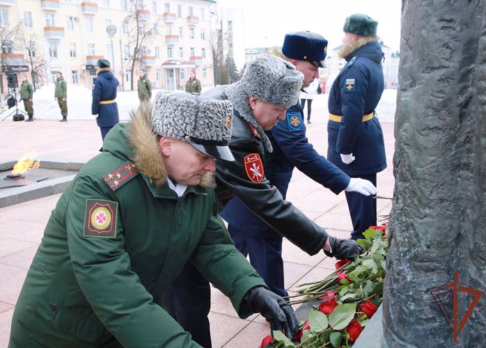 В Приволжье росгвардейцы приняли участие в памятных мероприятиях в День защитника Отечества