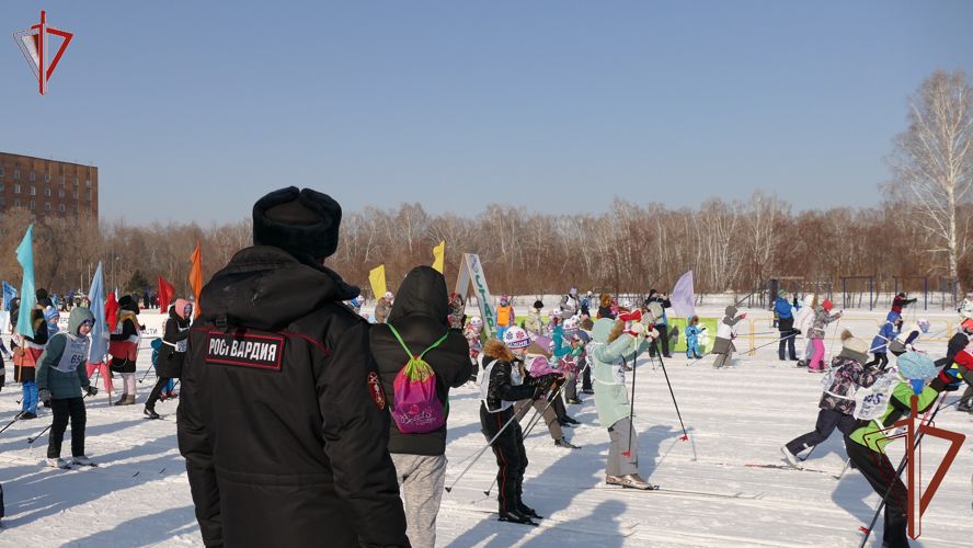 В Сибири росгвардейцы приняли участие во Всероссийском лыжном забеге «Лыжня России - 2022»