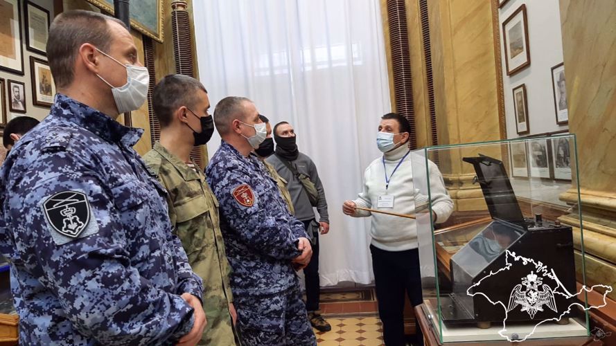 Севастопольские росгвардейцы посетили военно-исторический музей Черноморского флота