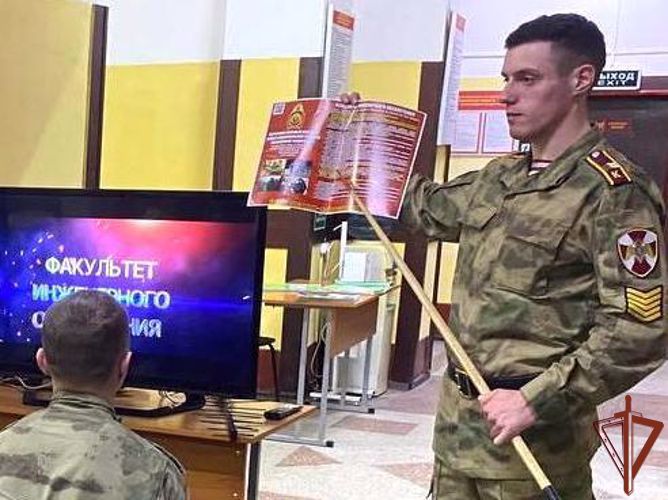 Представители Пермского военного института рассказали военнослужащим ОДОН об организации службы инженерных подразделений